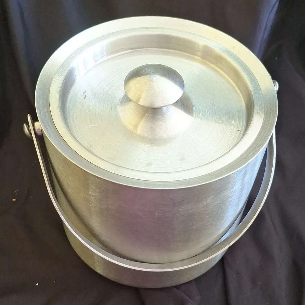 Stainless Steel Ice Bucket with Lid ,Chrome